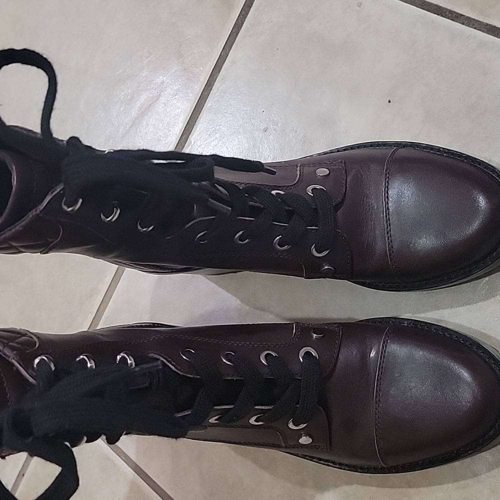 Ladies boots